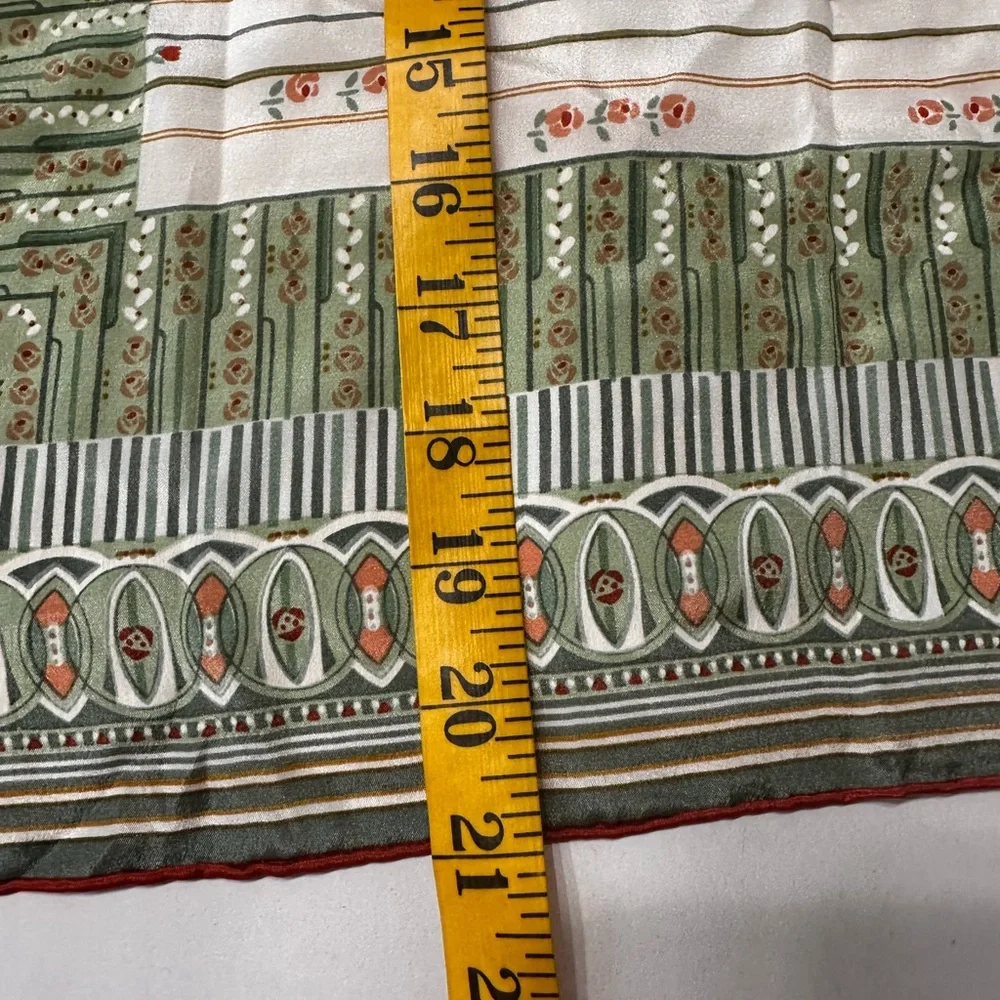 Baar & Beards Vintage Elegant Silk Green and White Floral‎ printed Scarf